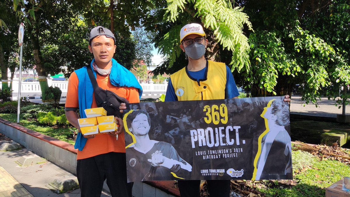 louist_id's tweet photo. Closing our 2021 with #369Project ๐ฅ๐ณ
200 meals out of 600 breakfast meals were distributed in Yogyakarta this week by @.berbagisarapanofficial's team ๐๐ผ
Thank you for your donation! It made differences to so many people ๐
400/600 breakfast meals โ
https://t.co/i6ymeGXBsS