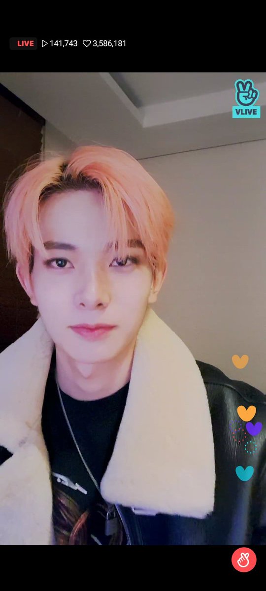 isbahsohail2's tweet photo. New year vlive heeseung 
ENGENES are you watching heeseung new year vlive https://t.co/1W2Aoo7UIO