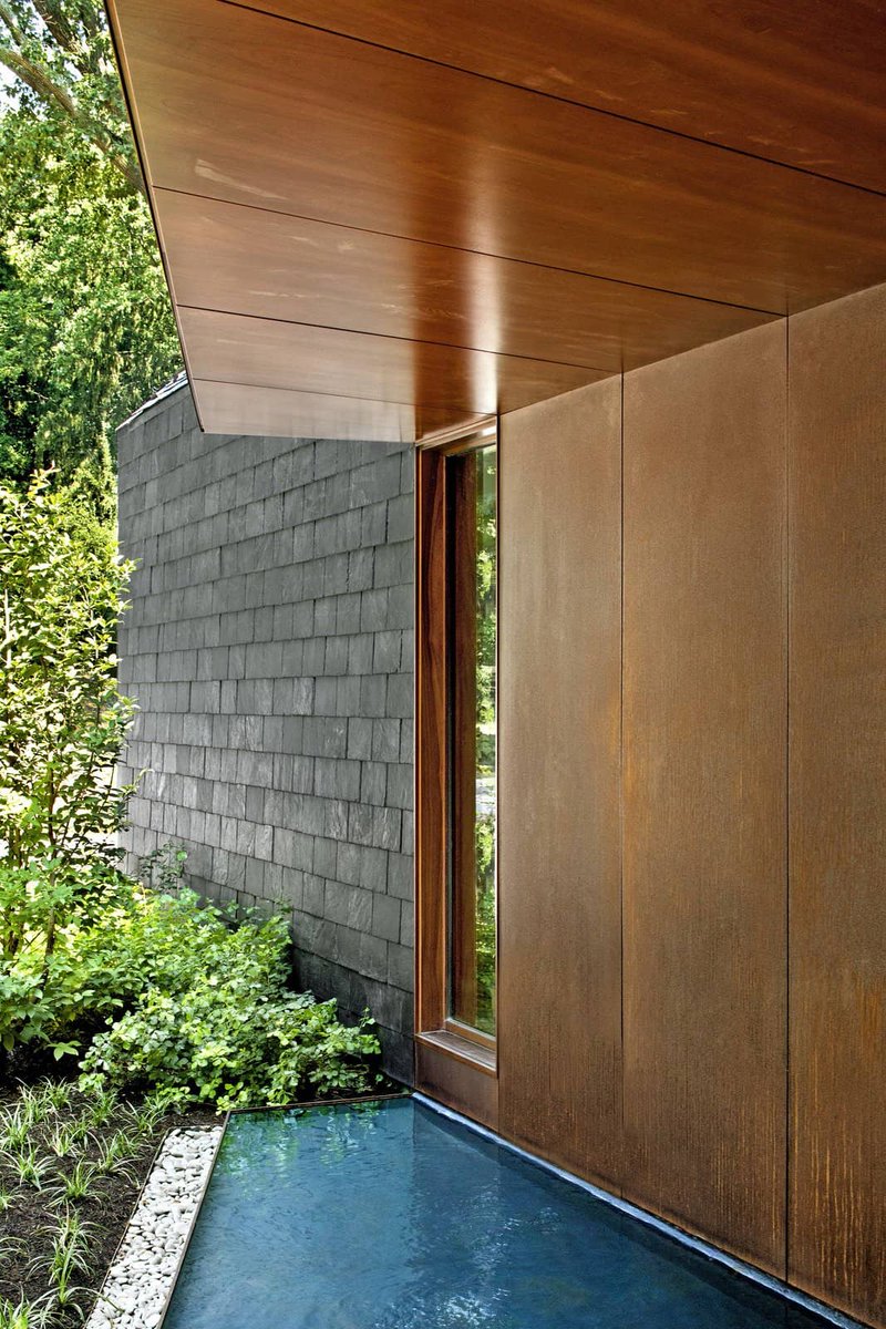 nicoledreamhome's tweet photo. While most of the exterior of this #coolhome is a charred color, there are some changes in the #colorscheme.  https://t.co/LHotXLBeoC https://t.co/vzYh7to8Yt