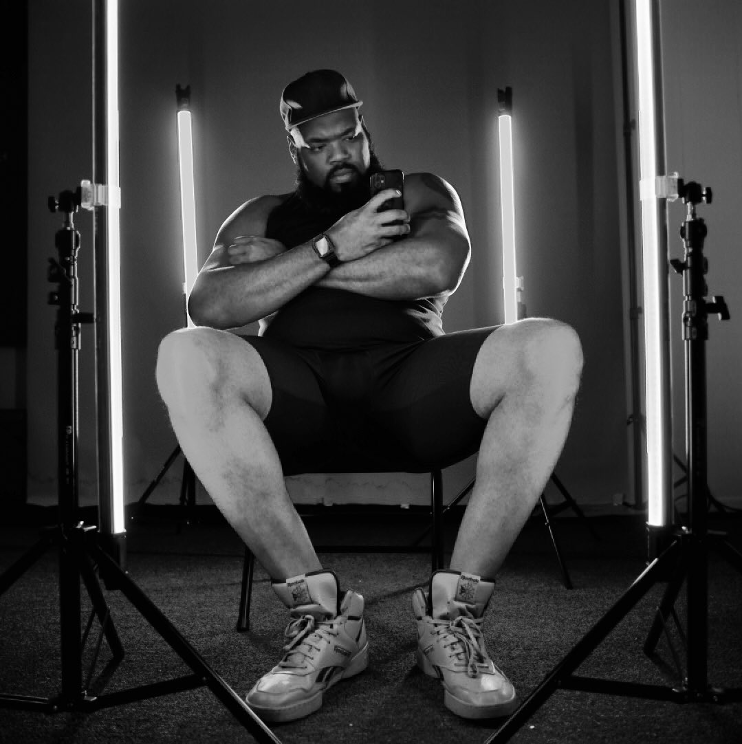 MASSIVE COLOSSUS tweet media