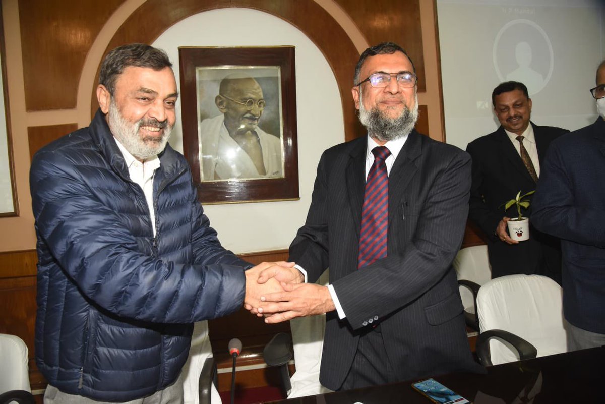sanjayjavin's tweet photo. as 2021 rolls by,janab amir subhani took over as chief secretary,bihar govt & we all got emotional regarding shri tripurari sharan’s superannuation after a fine stint of 8 months.“the old order changeth yielding place to new and god fulfills himself in many ways”.tennyson. https://t.co/SNFiyqSIgI