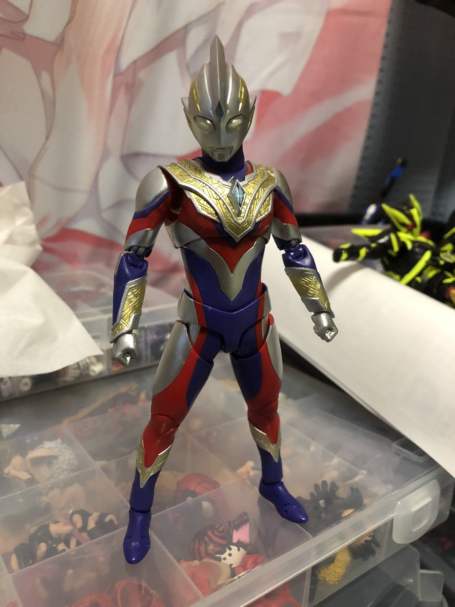 MOGMOG1109's tweet photo. 今年はアメトイのおかげでフィギュア弄るのに抵抗が無くなった年だった

デザインナイフとニッパーで稼働域拡張して満足 https://t.co/UarxVfp0oA
