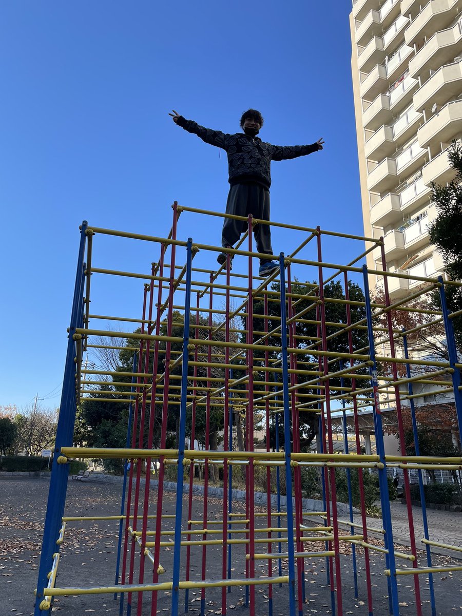 GaneAFD1's tweet photo. 今年一年ありがとうございましたぁー！！

年の瀬ってなんか感謝言いたくなるなぁw

みなさま、良いお年をお迎えくださいませ

来年も宜しくお願いします！！

#PEACE
＃年末 https://t.co/810ASFQ81Y