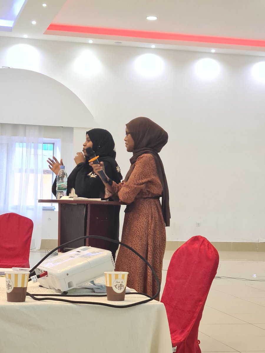ForumXog's tweet photo. Dr @zainnoted iyo Dr Amal Ali ayaa haga mawduuc ku saabsan xanuunada maskaxda ku dhaca (Mental Health Issues) .
@CigaalXamda @nuraosman_ @amuun_qawdhan @BahjaDualle https://t.co/ejeKtP16DW