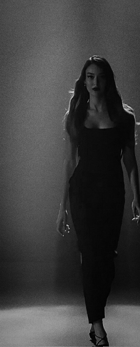 thisceline's tweet photo. -she has a very strong aura that makes her special🤍 https://t.co/0CycgFkW71