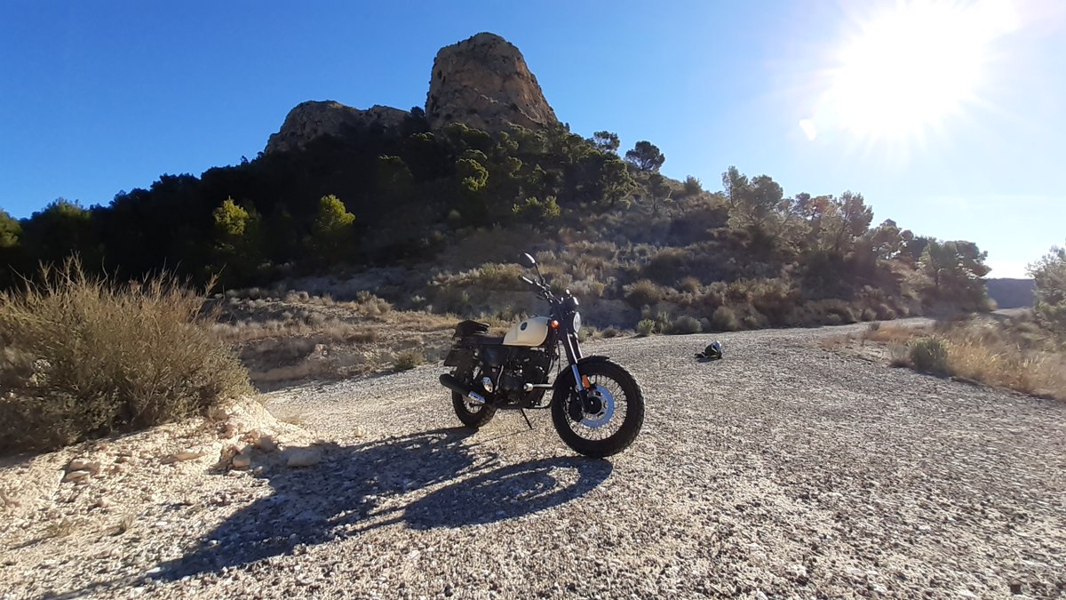 Deiotarus's tweet photo. Despidiendo el año con la Bogga Rocker 125...

#ygmotor #yingang #mhbogga #scrambler #deiotarus https://t.co/9c81NV0XXs
