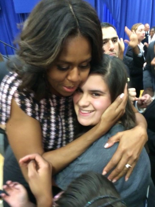 HAPPY BIRTHDAY LYNNS AND IM SHARING UR PIC WITH MICHELLE OBAMA LMAO ILY 