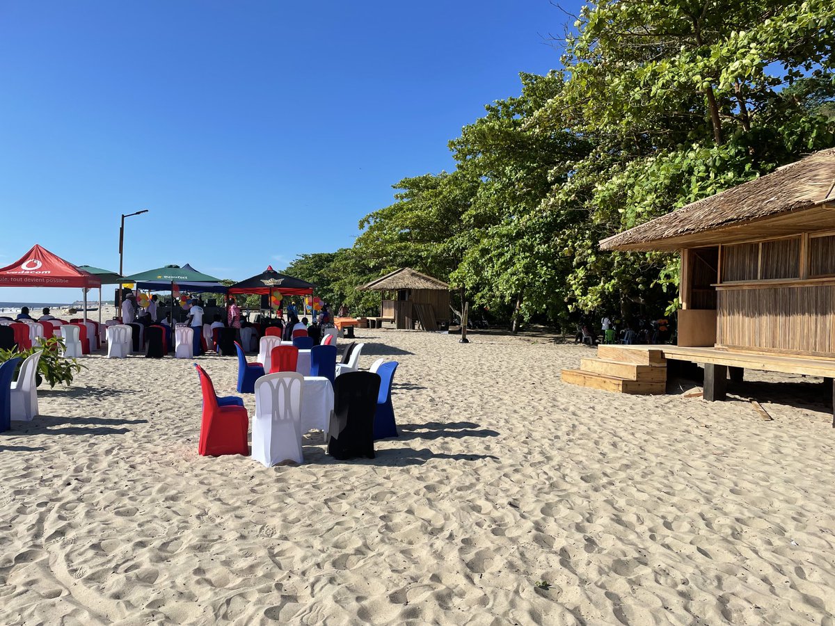 PakaAlbert's tweet photo. La plage de Moanda, ré liftée vient d’être réouverte en toute sécurité pour vous! Elle vous y attend désormais https://t.co/mULc6pQzlZ