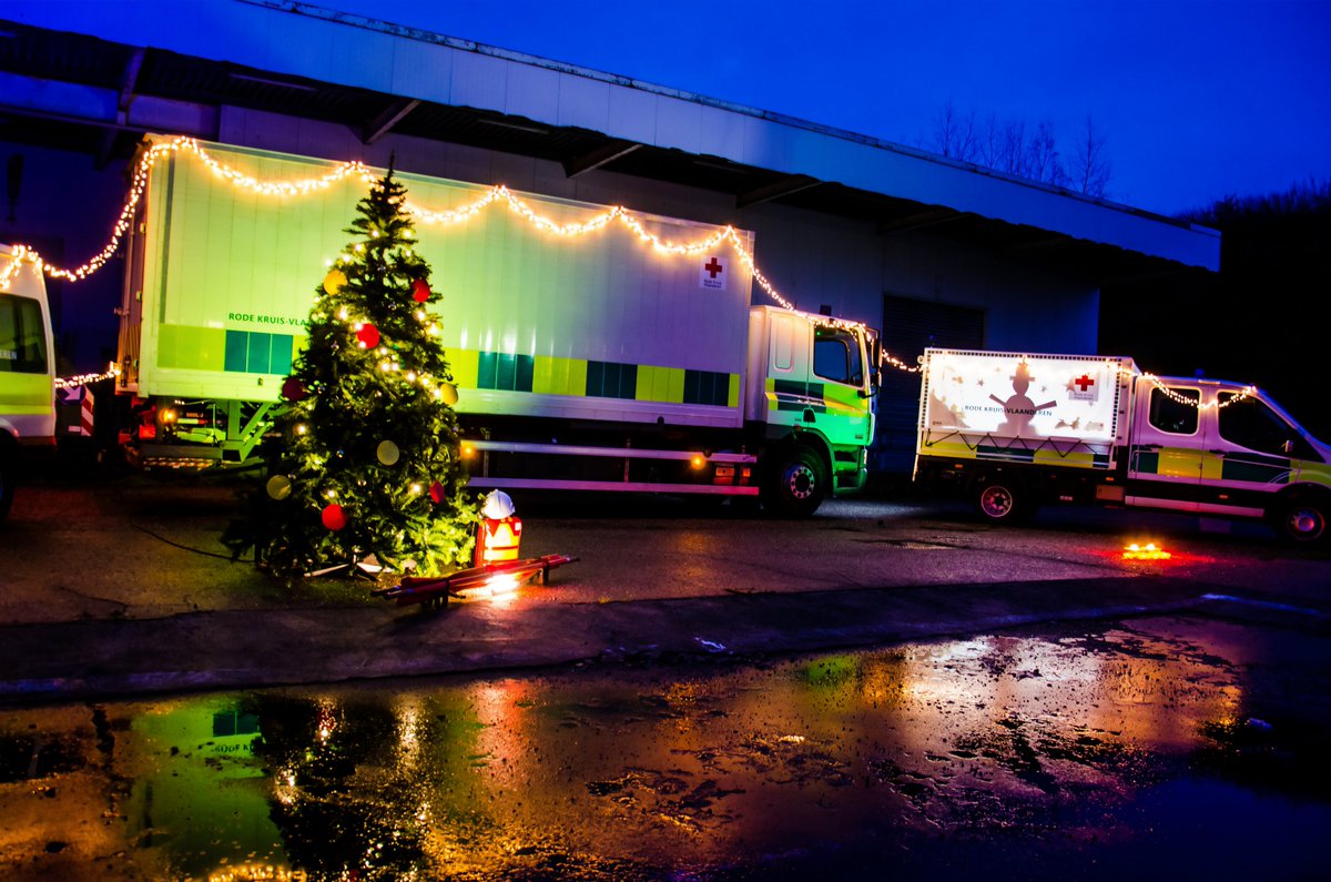 De Logistieke Eenheid en haar vrijwilligers wensen jullie allemaal een gezond en veilig #nieuwjaar .

#rodekruisvrijwilliger
#Oudejaarsavond
