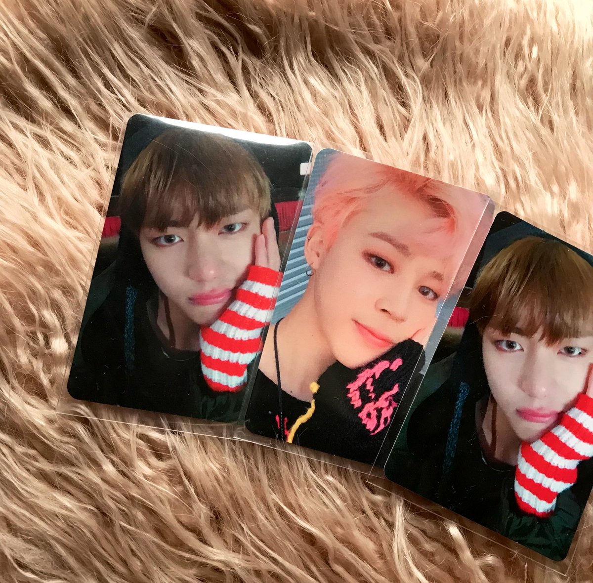 sevenkosmos__'s tweet photo. [ #sevenkosmosbuys ] ミ

— hi @cess_onhands ! finally opened ynwa jimin and tae. thank you for being super accommodating 💕 until next time!! and a HUGE thank you to my luv @daintythv and @kookvclaims for helping me get them 😭❤️

#cess_feedbacks ˎˊ- https://t.co/7nKI2TI8qO
