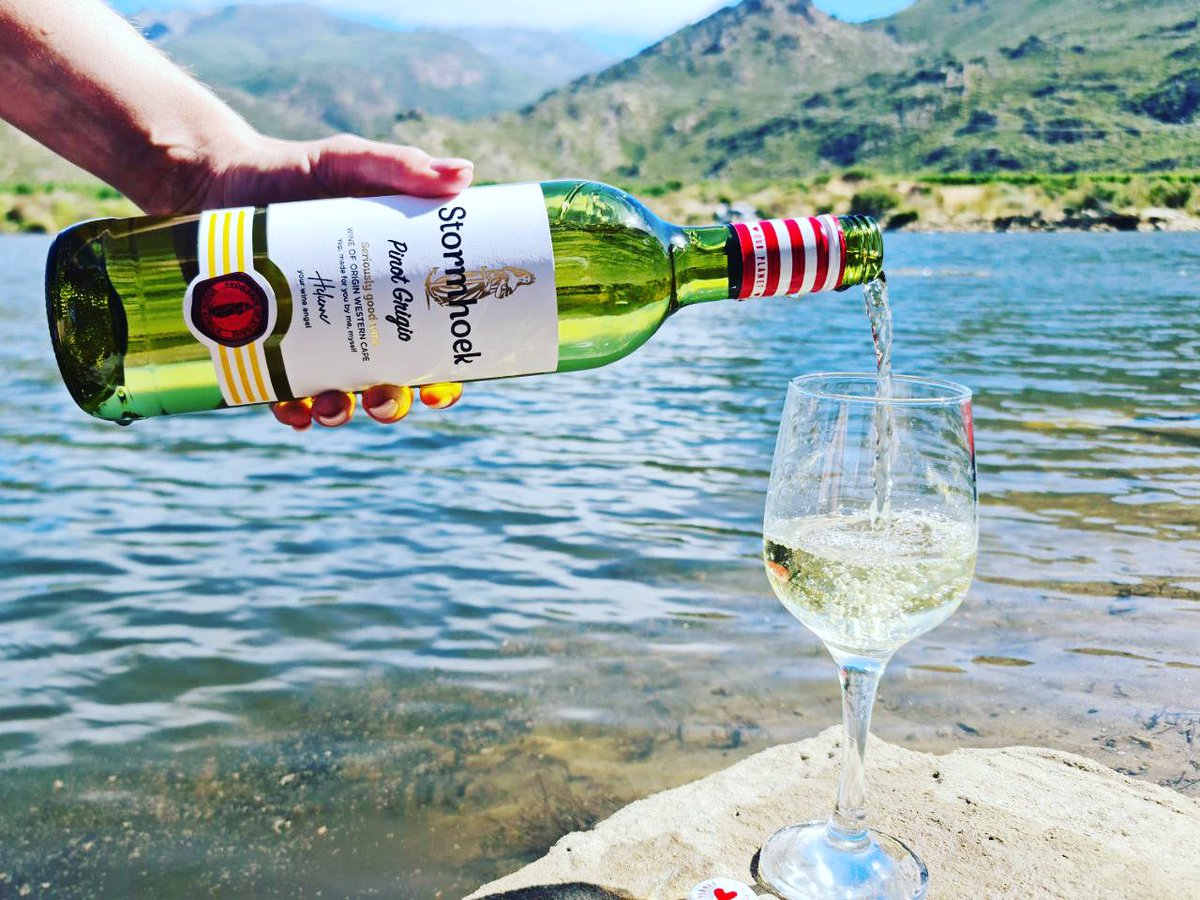 Join us with a glass of Stormhoek &amp; celebrate the new year &amp; new memories! 🍷🥂🎉

#Tesco #Morrisons #Coop #Waitrose #AlbertHeijn #GallenGallOfficial #TescoIreland
#WineAngel #Stormhoek #wine #WineTime #holiday #december #newyears #newyearseve #celebrate #party #memories