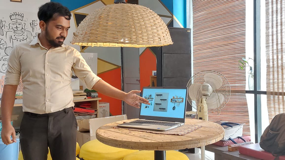 g2dinterior's tweet photo. Year ends with - Product/ Project presentations by our Designers 😊

#interiordesign #deco #decor #homedecor #decoration #interiors #homestyle #indiandecor #indianhomedecor #indiandecorideas #mydesiswag #homedecorindia #indianhome #furniture #electrical #newyear https://t.co/OM8UbPDhMx
