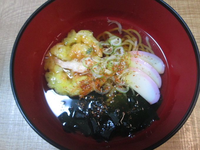 夕飯遅かったんでお腹すいてないけど縁起物なので、
そしてみなさん あけおめ!