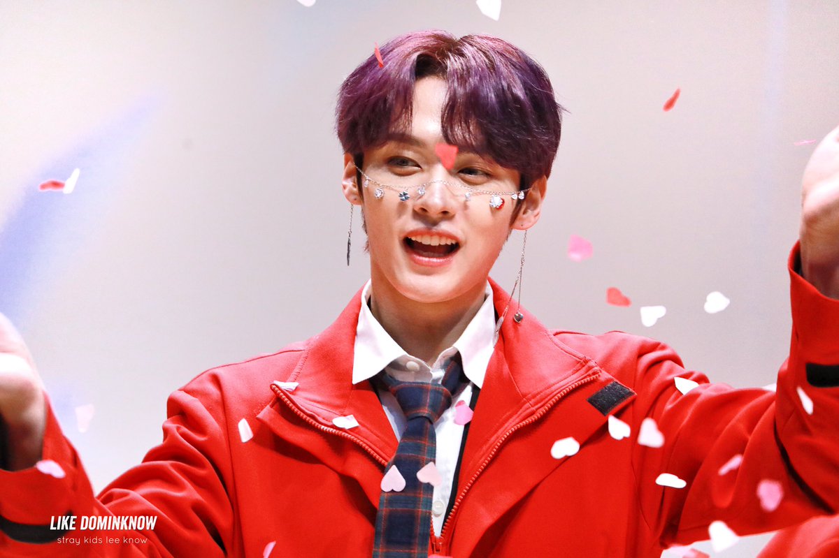likedominknow98's tweet photo. 새해 복 많이 받으세요~🐯✨

#스트레이키즈 #리노
#StrayKids #LeeKnow https://t.co/olBhAHaRQ8