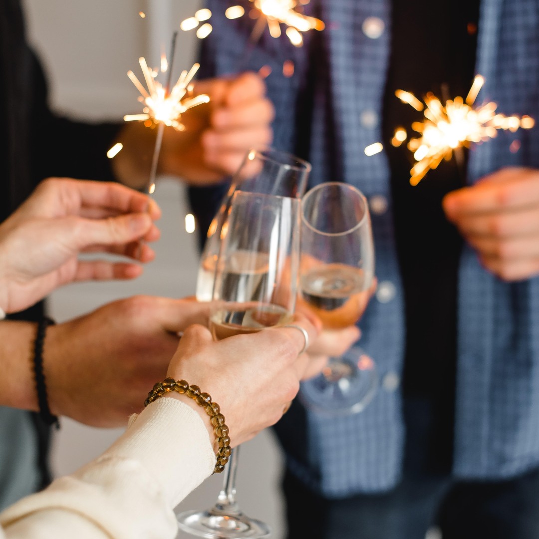 spapailias's tweet image. Happy New Years Eve from the REC Family!
Cheers to more shared successes in the new year!

.⁣
.⁣
#2020 #2021 #2022 #2022bride #asosdesign  #happynewyear #realesate #newyear #newyear2021 #newyearcelebrations