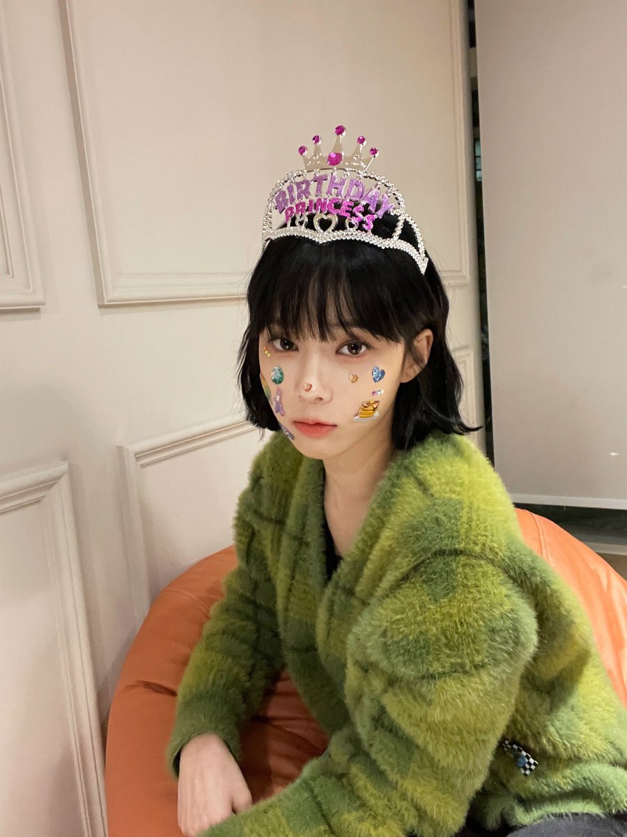aespresso_SM's tweet photo. Happy birthday to our precious ace Winter 🌟🎂 Thank you for sharing your talents and being a continuous source of inspiration~ May your bday be filled with the kind of love that you always give to us 💗

#ACE_WINTER_DAY
#22ShootingStarsForWinter
#우리의_따뜻한_겨울이_생일축하해 https://t.co/tpWPID9yA3