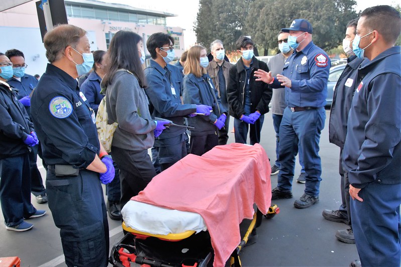 RedCrossLA's tweet photo. For ~50 years, #RedCrossLA has participated in the #RoseParade. We don't have a float, but if you need medical attention then that is where you'll find us staffing the #FirstAid Stations 
Hundreds of #volunteers train, meet and practice for the @RoseParade
https://t.co/4WOzk6aFxr https://t.co/29Nu8zv55d