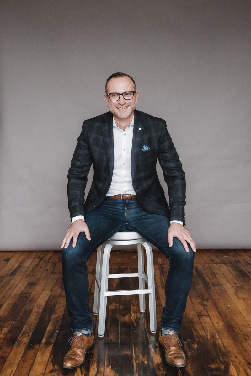 G_Gallucci's tweet image. “It can always be better or worse. Remember that and let it inspire you to be grateful for what you have, and thankful for what you don’t.” Bring on 2022!🥂🥂 #team #family #grateful #denovagroup #happynewyearsday