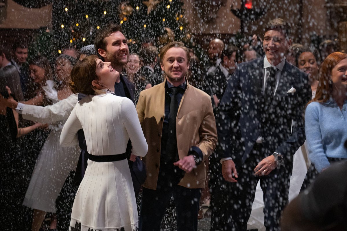 Yeni yılın ilk günü Return to Hogwarts yayında olacak. 🤍