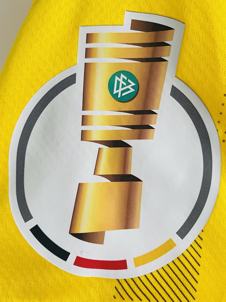 ForbiddenShirts's tweet photo. 𝐉𝐮𝐥𝐲 2️⃣1️⃣
Theme - It’s coming home ⚽️
Bargain - 🇩🇪 21 away ft Muller 🐸
Best in show - BVB DFB Pokal Cup Final Badge 🏆
Germany authentic blackout away kit from #EURO2020 where Muller missed a sitter against 🏴 🅰️ @TheKitsbaia 😉
👋🏻 Piszchek 😢 🟡⚫️🟡🥇
#InOffThePost https://t.co/ybQ7tkQqIV