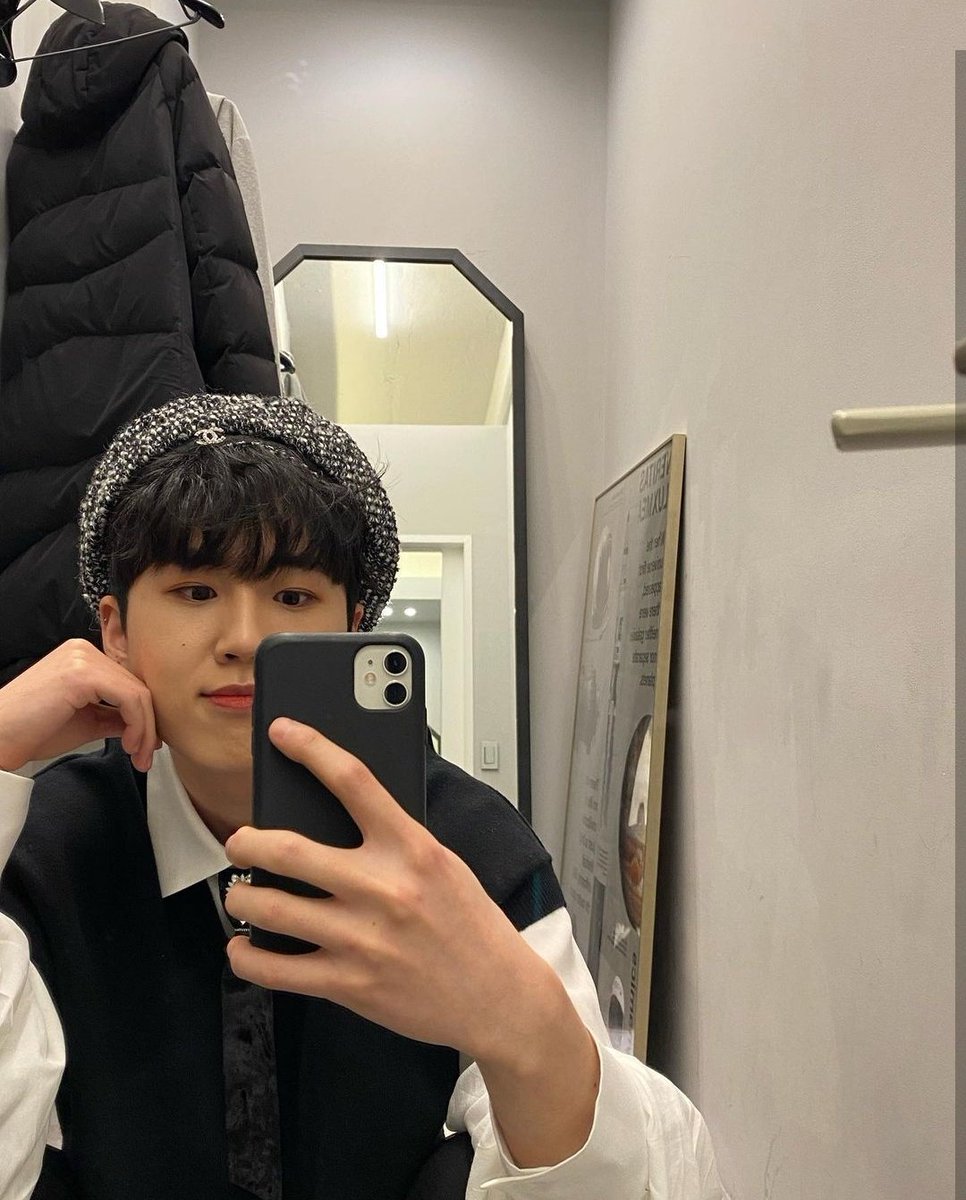 black_level_ww's tweet photo. Younghoon posted on instagram https://t.co/oanJpijuWR