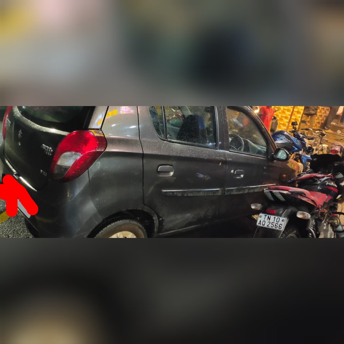 jkgche's tweet photo. Pullingos kindly take a resolution of not causing trauma to fellow riders and drivers on the street. #GenWhy #ZeroSocialResponsibility https://t.co/m0b1KvICGt