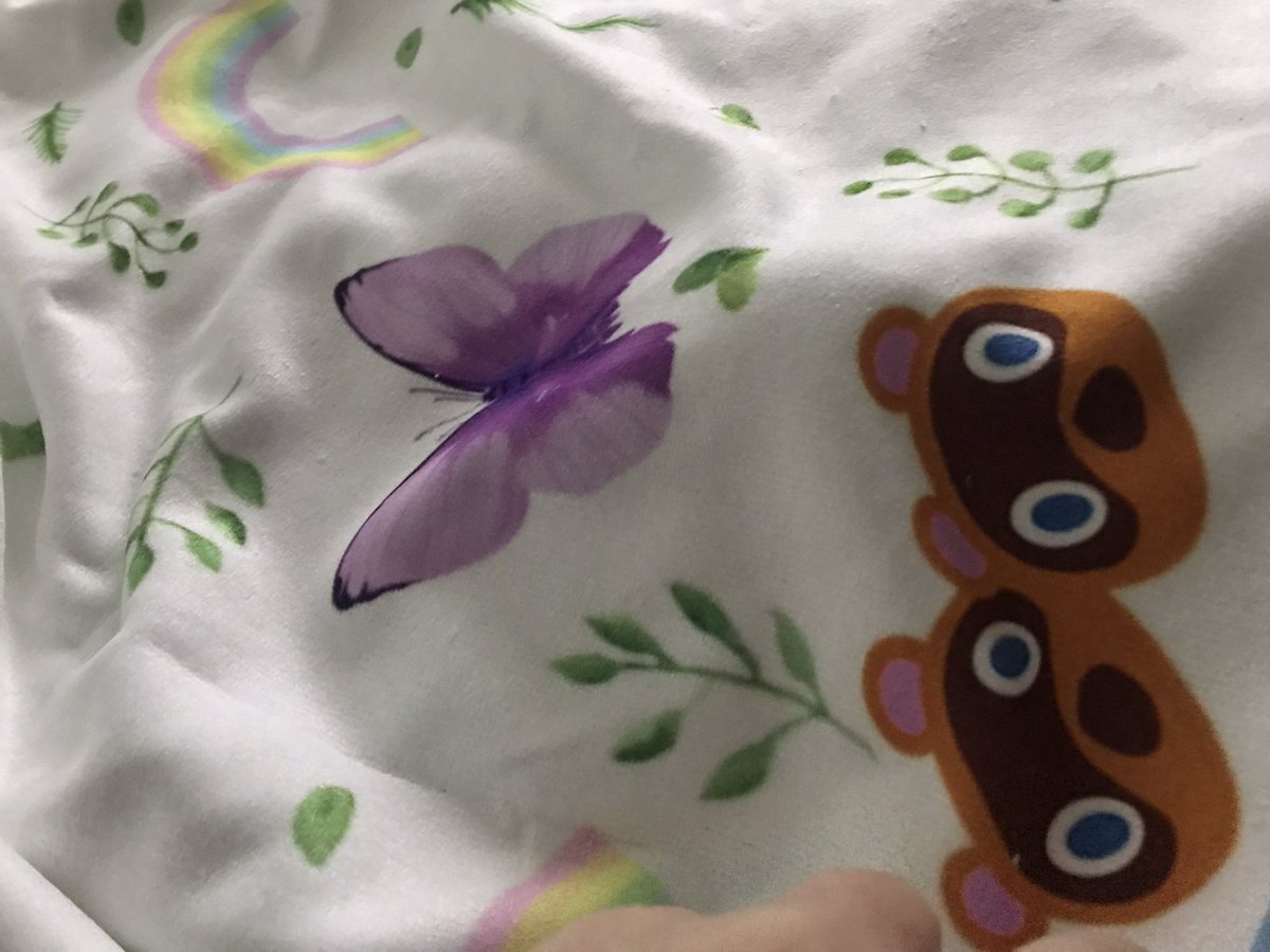 AroaACNH's tweet photo. Me ha llegado esta preciosa toalla personalizada a casa de parte de @bubusnook @AlbitaDisplay @AlbiSwitch @SandritaGamerAC @DostipJulia y @_BlueSanctuary 
¿Puedo quereros más?🥺💜 https://t.co/gGCMEGN2wb