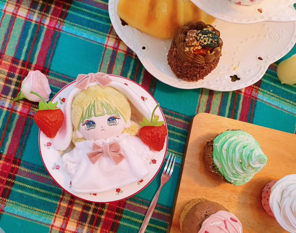 새해복 많이 받으세요!!
너무 감사했던 기억만 남은 한해였어요! 감사했습니다♡

이번해도 잘부탁드리는 맘으로
알티해주신 분에게 폭신 마시멜로 
의상 한벌 보내드릴게요!

사이즈는 원하시는 사이즈로 드려요! 리본색과 원단색은 랜덤입니다♡
원피스/맨투맨 고르실수있어요!

당발 1/1 오후 1시