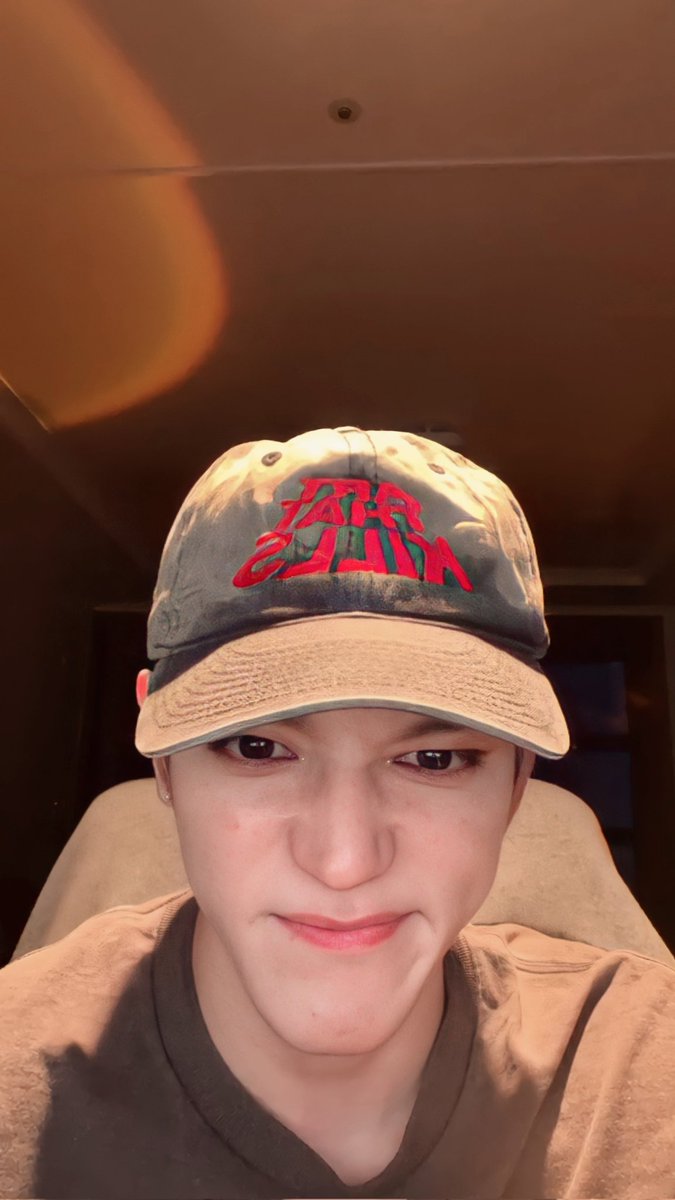 💌Ding Dong✨ 
Happy New Year✨
May the New Year 2022 bring you more happiness, success, love and blessings!  I love U ❤❤ 
Sorry for late update and thank you to taeyong for saving his live 🥺❤ 
I hope you like it 🥰❤❤
 drive.google.com/folderview?id=… 

#TAEYONG #태용 #NCT태용