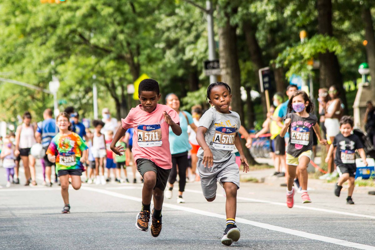 nyrr's tweet photo. Itβs not too late to give the #GiftofRunning before the year ends!
This tax-deductible donation to #NYRR will allow us to continue to help and inspire people through running today, tomorrow, and for life. Donate today: https://t.co/4JBDP7OQGX https://t.co/F6XDO1WN0O