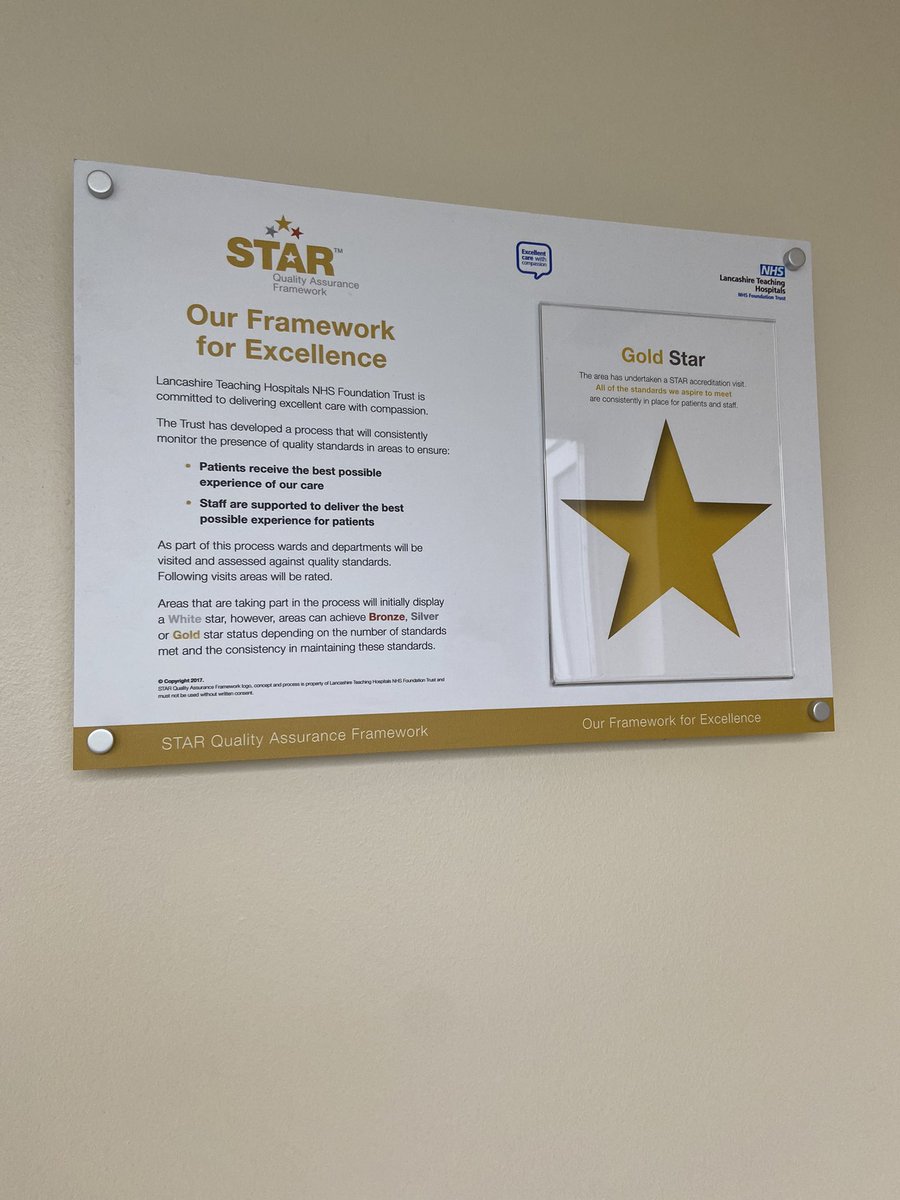 Today we received our first gold star, a fantastic end to 2021 and a real recognition of all the hard work ongoing in #coretherapies ⭐️ @JenCarroll_1 @annetuc_ot @LukeBussey4 @clairegranato @deborahomahoney @cathedwards_1