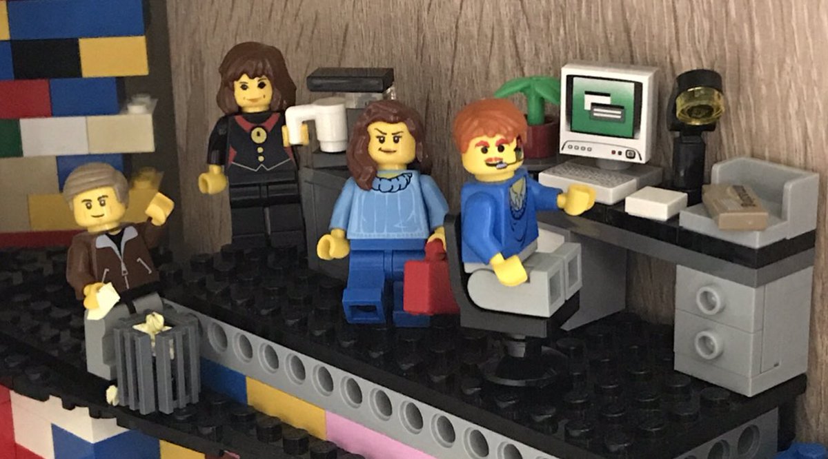 To my friends, family, fans, followers &amp; other collective nouns that begin with an F 🤔
My eternal thanks for a remarkable year against the odds &amp; I wish you all good rhymes in 2022!
🥳
Much love from all the team here at <a href="/WittyDittyRecs/">Witty Ditty Records</a> <a href="/bushtus/">Bushtus</a> &amp; <a href="/AYURockShow/">#AsYetUntitledRockShow🤘🏻</a>
(This is the team)