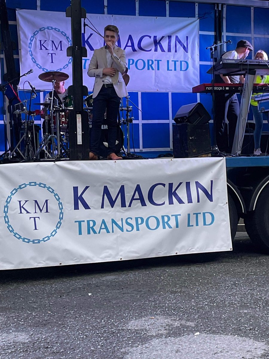 sarahgrant155's tweet photo. The JMG Group Country Drive In @EimearBoggs97 😍❤️🎶 #PatrickFeeney #GaryGamble #OwenMac #JimmyBuckley #CountryDriveIn #BannvilleHotel https://t.co/B15Svy6YBg
