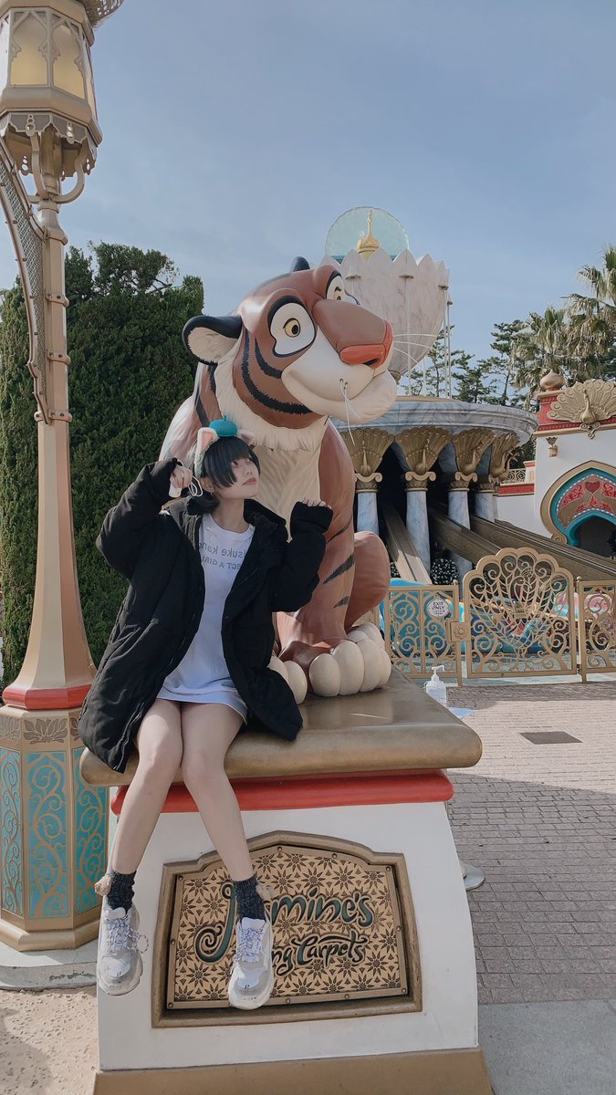 nekozenanokamo's tweet photo. ���Happy new year🐯
 This year I'm sure I want to do more music activities and art activities!  I want to meet everyone.  Thank you for always caring for me even though it's far away, and I'm always wondering what you're doing and how you're doing.  Thank you for your support🤍 https://t.co/J1IUMURQge