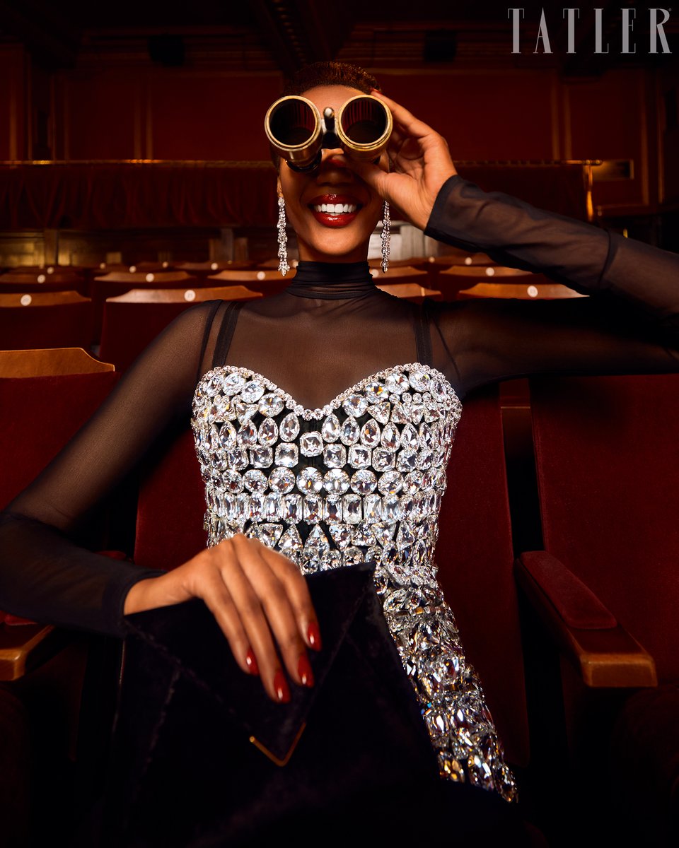 MO_LONDON's tweet photo. How are you spending the last day of the year? 
Saying good bye to 2021 isn’t so hard, and better days are on the way. We look forward to a much brighter 2022, and celebrating many more with you @mo_hydepark 
📸@Tatlermagazine 
#festiveseason #newyearseve #FANtasticLondon #ImAFan https://t.co/KnqaxNvIE8