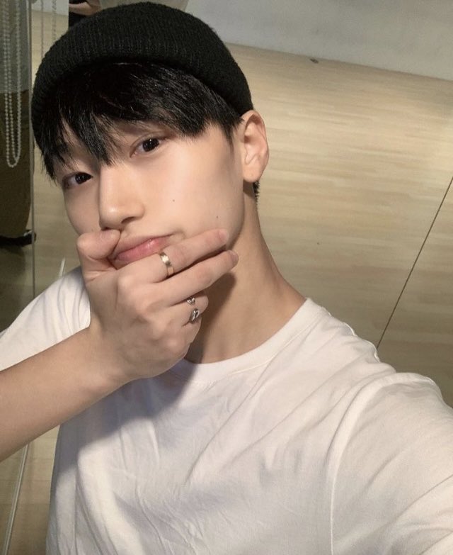 hongiiedaily's tweet photo. [#산] 새해 복 많이 받으세요(꾸벅)-별
Happy new year❤️
사랑해요 우리티니❤️
#ATEEZ #에이티즈 https://t.co/kttF3jHewW