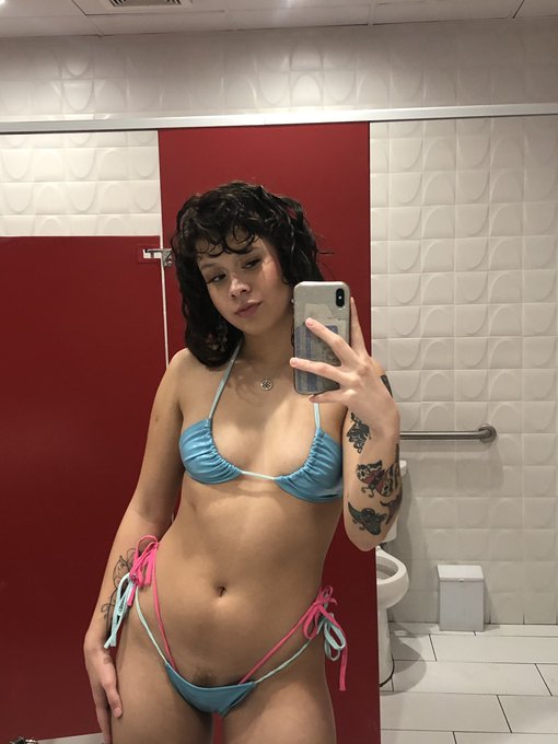 My landing strip is the icing on top of me tbh https://t.co/rtidegGcnr<a href="/tag/tattedbabes"class="tags"><span>#tattedbabes</span></a><a href="/tag/girlongirlongirl"class="tags"><span>#girlongirlongirl</span></a><a href="/tag/latinabooty"class="tags"><span>#latinabooty</span></a><a href="/tag/cornstar"class="tags"><span>#cornstar</span></a>