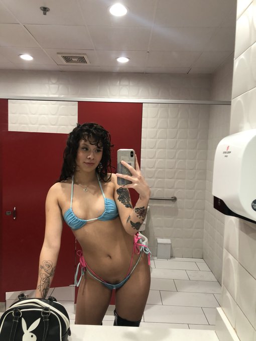 My landing strip is the icing on top of me tbh https://t.co/rtidegGcnr<a href="/tag/tattedbabes"class="tags"><span>#tattedbabes</span></a><a href="/tag/girlongirlongirl"class="tags"><span>#girlongirlongirl</span></a><a href="/tag/latinabooty"class="tags"><span>#latinabooty</span></a><a href="/tag/cornstar"class="tags"><span>#cornstar</span></a>