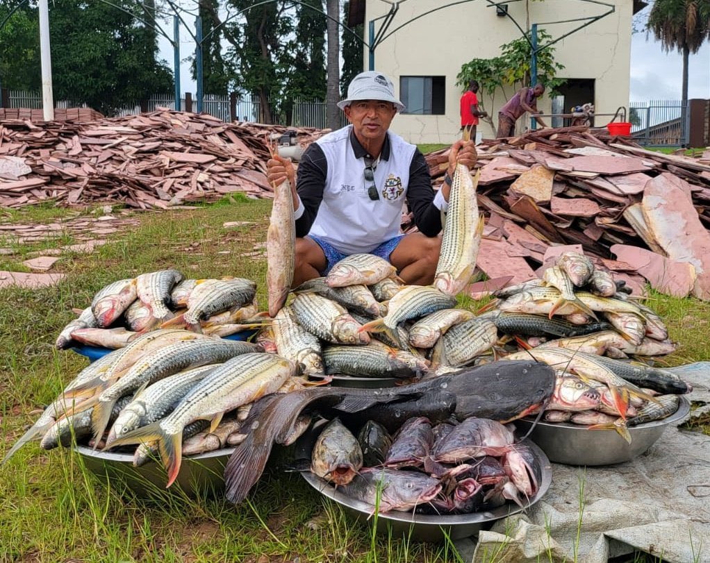 Le président Moïse katumbi lui parler avec les actes,
Dans notre pays nous avons tout pour que l'homme congolais vivre dîne nous devrions soutenir cette homme laisser vos jalousie l'ABa soyons tous au même niveau pour développer cette pays
 
2023 katumbi président