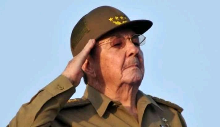 Rolando32185072's tweet photo. @DiazCanelB #Cuba apuesta por el futuro y porvenir de su pueblo. Gracias Presidente por su constancia y sabiduría. Feliz año. Venceremos y Viviremos. #CubaVive https://t.co/SVsHDDxBmG