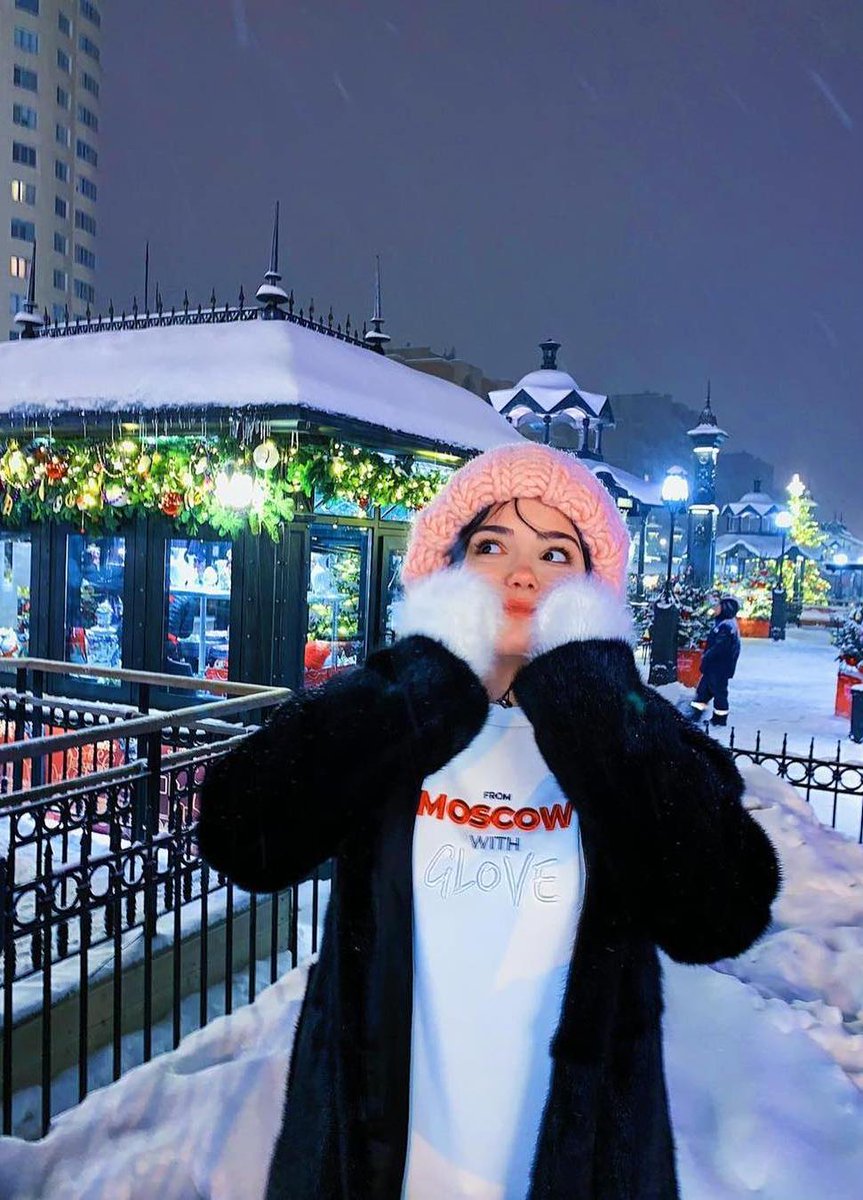 gutdoh's tweet photo. Happy New Year✨✨✨
 with #EvgeniaMedvedeva #FavoriteMoments https://t.co/eyVePWY0nG