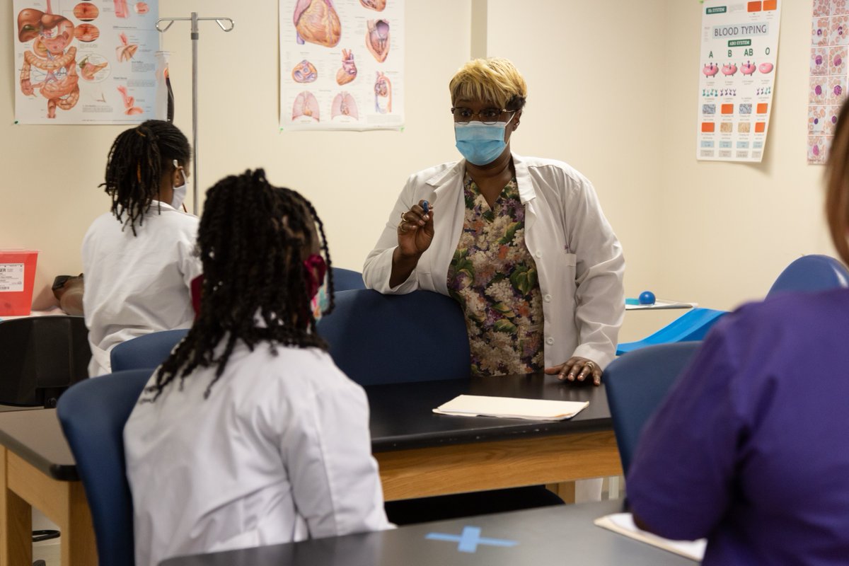 CenturaCollege's tweet photo. Make a difference and train as a Medical Assistant at Centura Virginia Beach. #CCSpirit #CCEssential https://t.co/F1cnwsYrBw