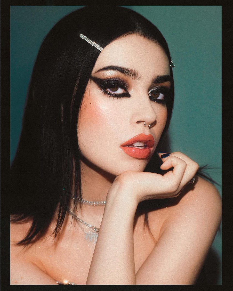 patmcgrathreal's tweet photo. A GLAM NEW YEAR ⚡⚡⚡ Looking for a great idea on what to wear for #NYE2022? Look no further than the *NEW* 18-shade #MTHRSHPMega #CelestialOdyssey Eye Palette. ⚡⚡⚡the #CelestialOdyssey Collection for Eyes, Skin, Lips and beyond at https://t.co/YbyGE7Ocgf – #LinkInBio. https://t.co/BydNbO6a4N