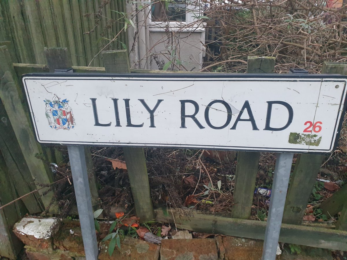 YardleyWMP's tweet photo. Lily Road signing you up for WMNow ... ask us how #gettingintheknow https://t.co/n6PwRqvK6f