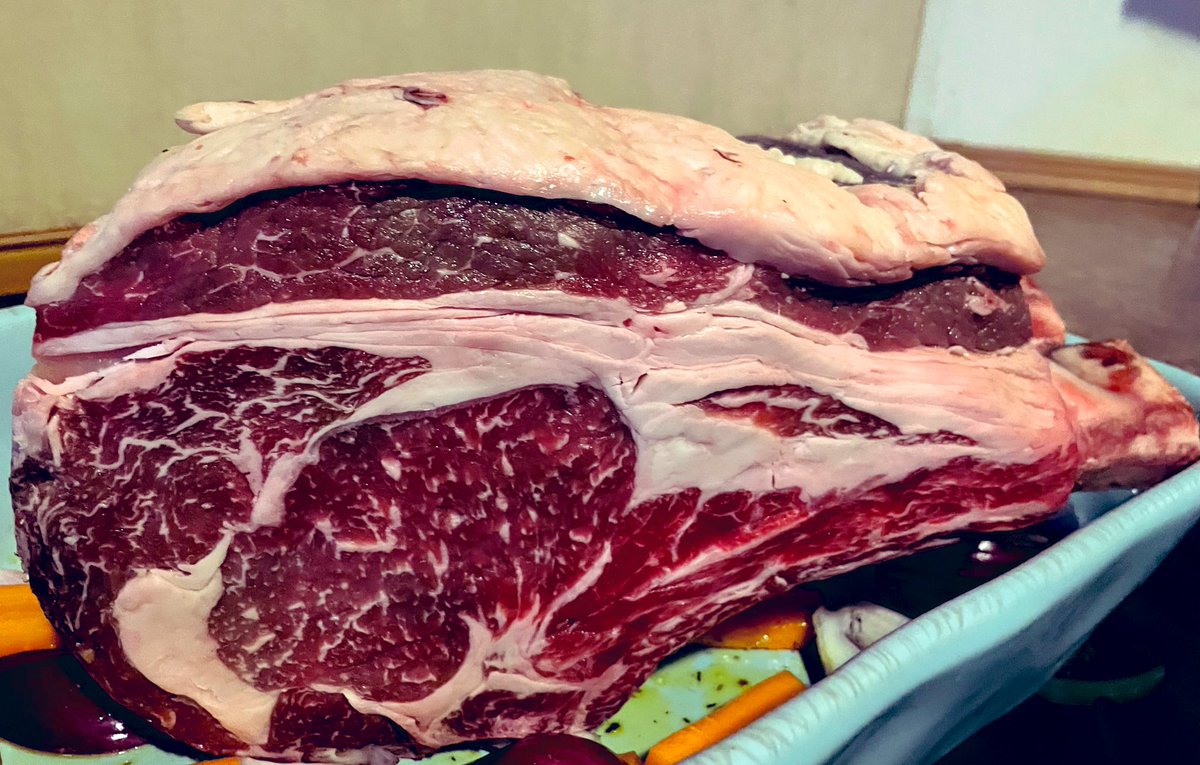 alison_woodall's tweet photo. Rowley Rib of Beef a New Years Eve Dinner
Last year selling our own beef was a dream now itβs a reality. Now more than ever please support British Farmers by buying British Produce π¬π§
#BiteintoBritish #BritishBeef #RowleyBeef #BackBritishFarming https://t.co/gqIKKPKChB