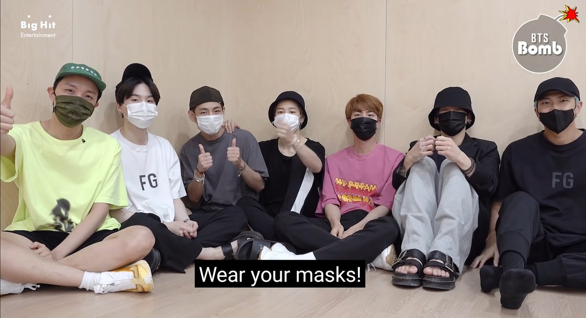 BTSdownloadteam's tweet photo. 💜 Your mask selfie
💜 Bias(es) wearing a mask
💜 Use Magic Shop hashtag:

#SoShowMeYourMask 
🎶I'll show you, show you🎶
💜💜💜💜💜💜💜

💜 Tag 7 #BTSARMY moots

@BTS_twt @bts_bighit @HYBEOFFICIALtwt
#방탄소년단 #ARMYvaccinatedtoo https://t.co/tNEsm5j6bF