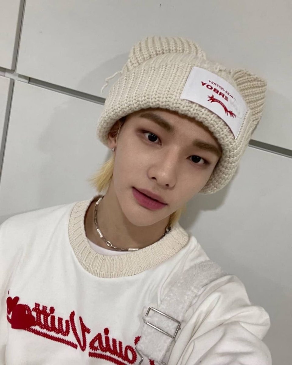 hyunjinpost tweet picture