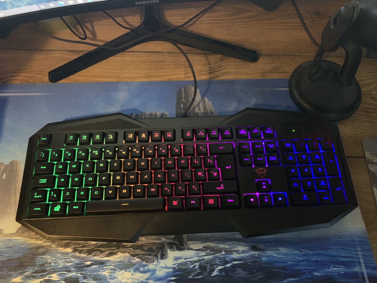 control_mtg's tweet image. Loving the new gaming keyboard……

#mtg #mtglife #wininstyle