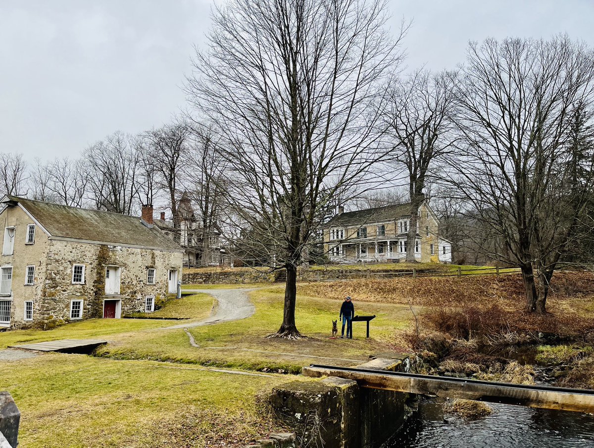habdevoogd's tweet photo. As part of our #OnboardingInTheUSA πΊπΈ journey we visited #WaterlooVillage in #NewJersey. A restored 19th-century canal town, part of #AllamuchyMountainStatePark and on the Morris Canal: boats traveled through NJ from Phillipsburg to Jersey City, over 102 miles of levels and locks https://t.co/zCTpp0lwfM