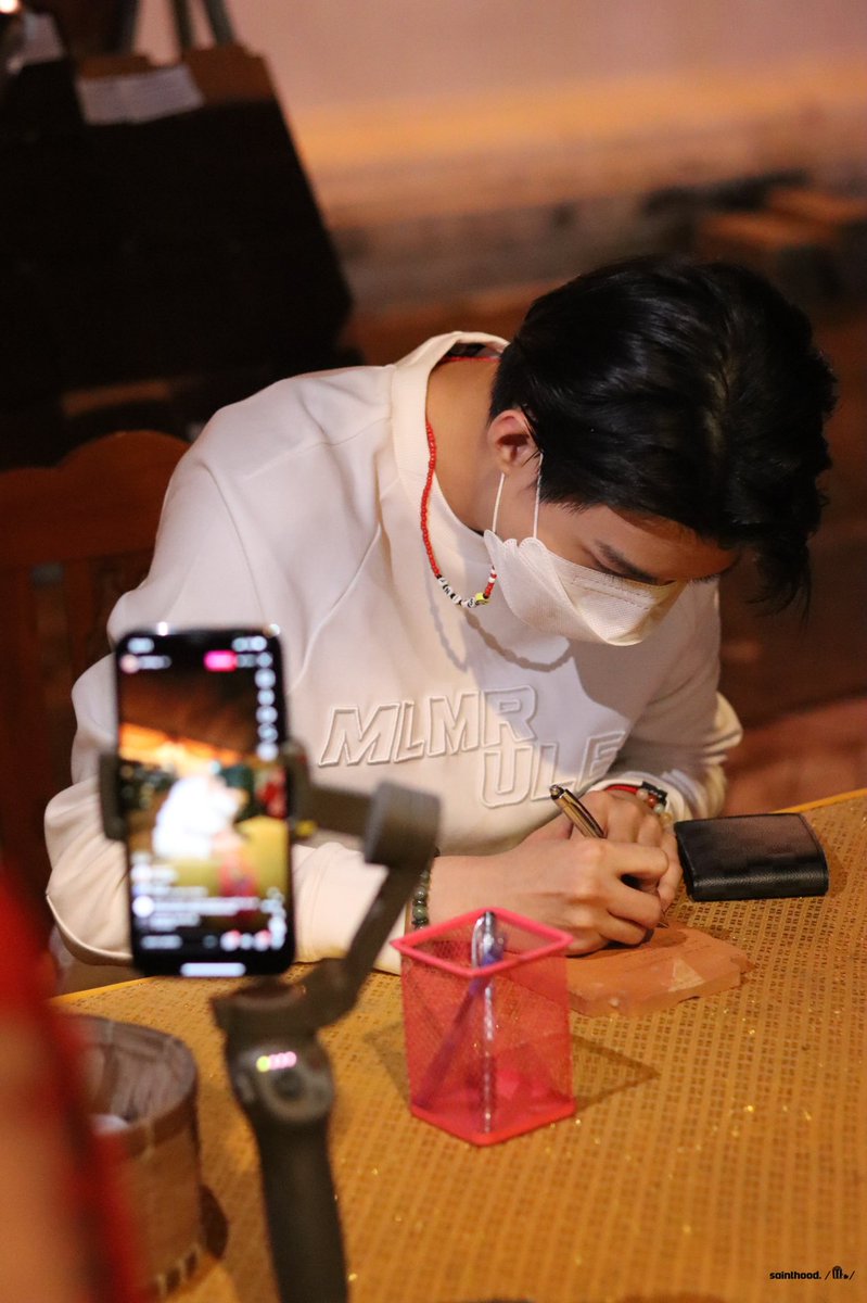 SAINTHOODx's tweet photo. MemorySaint Old Year 2021
#JOOXROOMSnyXSaint

สวดมนต์ข้ามปี 🛕@ พระธาตุแช่แห้ง จ.น่าน  ❤️🙏🏻 https://t.co/sKpp8H6Pwe